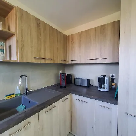 Daire Port 3 Pieces Climatise 80m2 Proche De